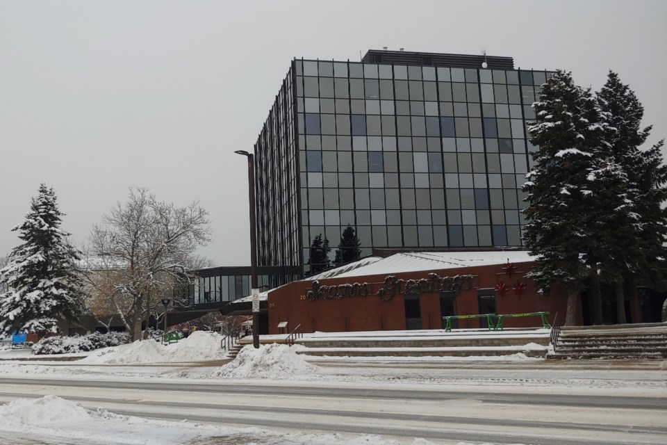 2022-12-19-north-bay-city-hall-and-council-chambers-snow-winter-campaigne