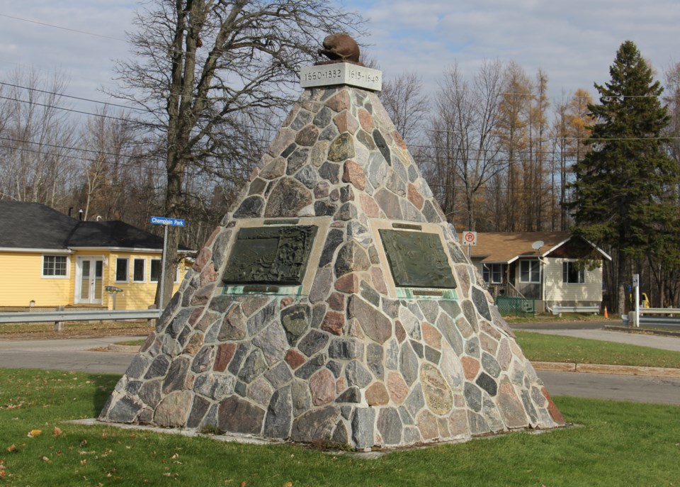 2022-champlain-park-monument-turl