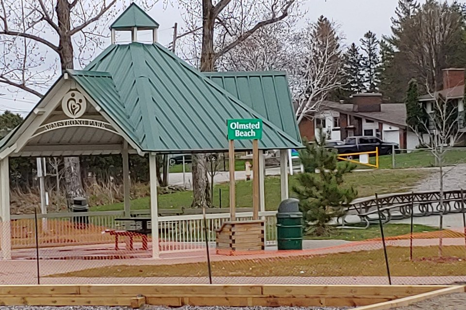 2021 04 25 Olmsted Beach Armstrong Park Gazebo (Campaigne) (2)