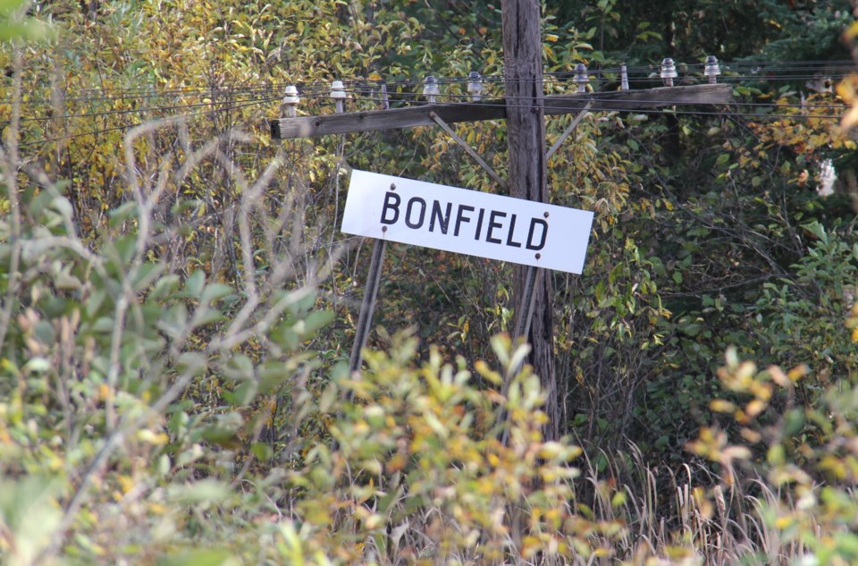 20200707 bonfield rail sign turl