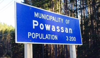 powassan entrance sign turl 2016
