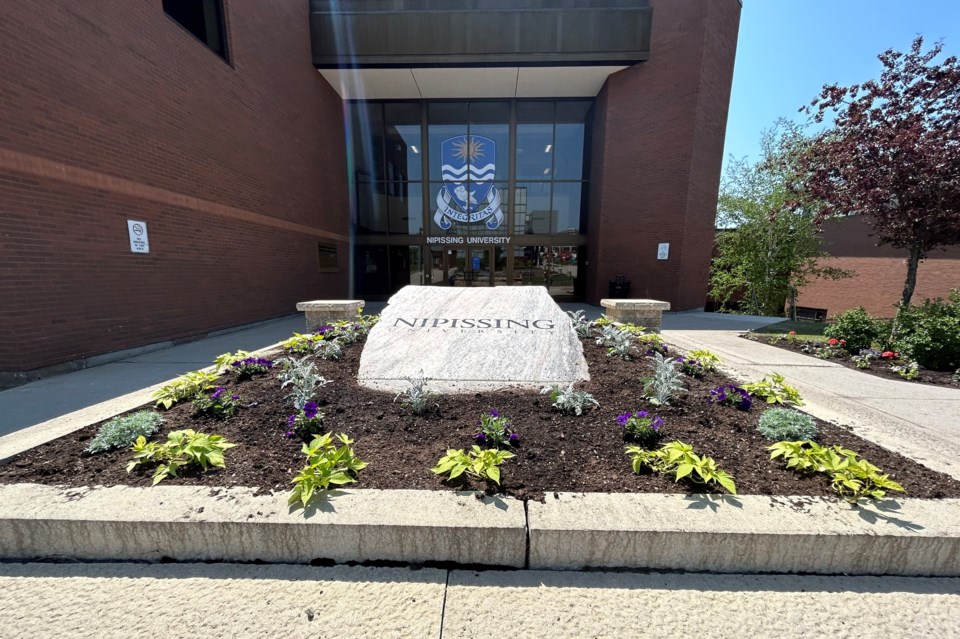 2023-nipissing-university-entrance-stone-wide-1-turl
