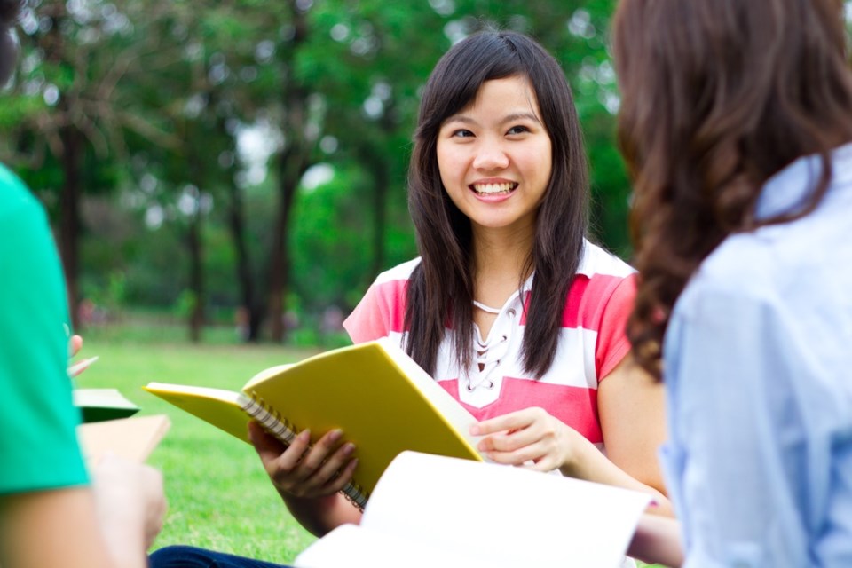 students chinese shutterstock_112499813 2016