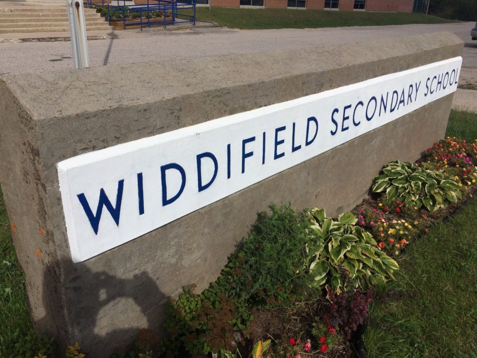 widdifield secondary school concrete sign turl 2016