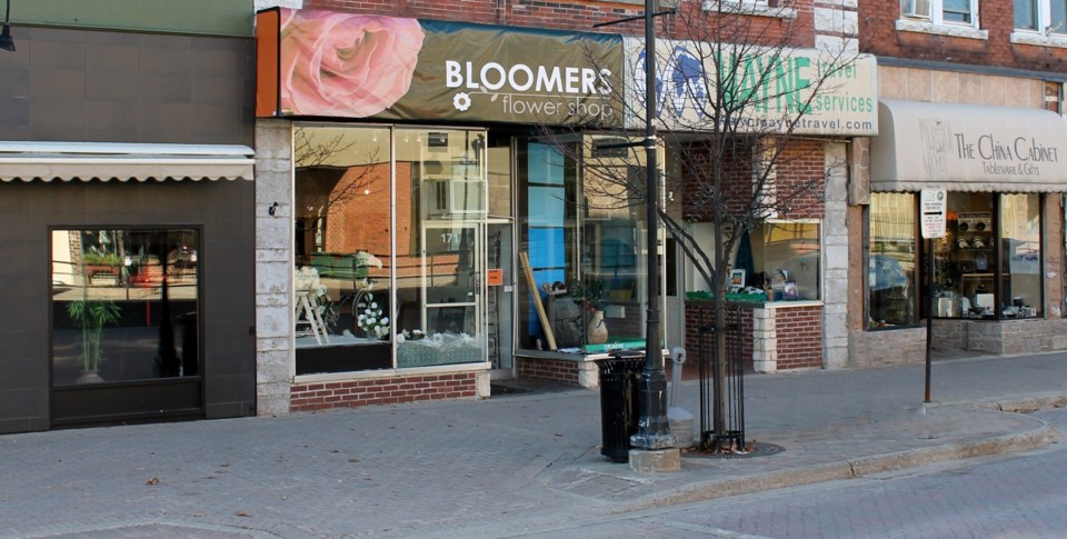 2015 11 9 Bloomers flower shop