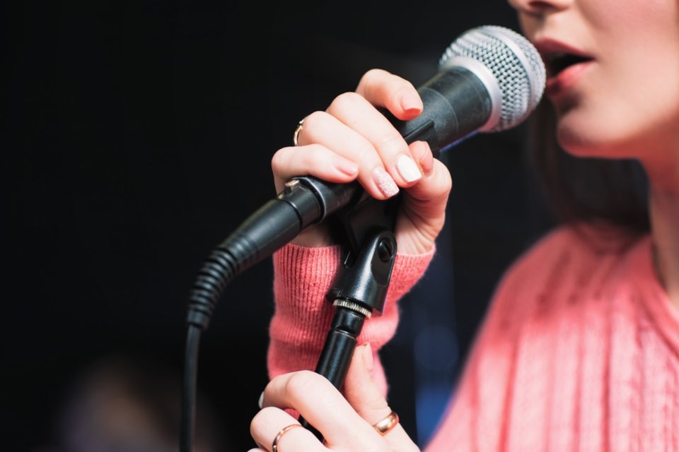 music singer microphone shutterstock_436507360 2016