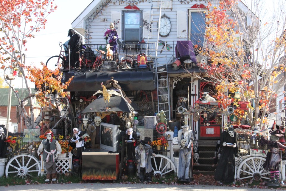2015 10 30 halloween seguin house on cassells turl