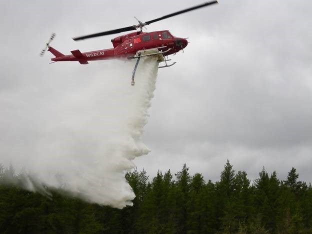 20180723 forest fire helicopter water bombing