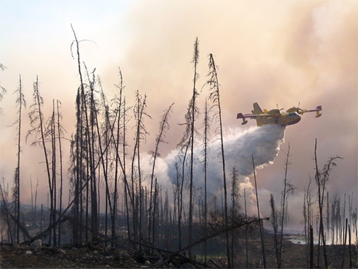 20180813 forest fire water bomber CL-415