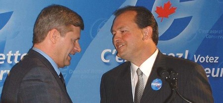 Stephen Harper talks to Nipissing-Timiskaming Conservative Party candidate Al McDonald. Photo by Lisa Hackett.
