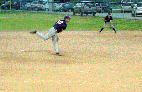 Pat Primeau delivers a pitch in the sixth inning.