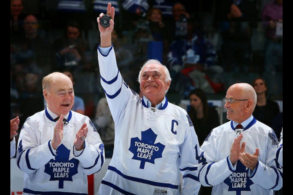Former captain George Armstrongn (centre) with Leaf legends Red Kelly and Dave Keon.