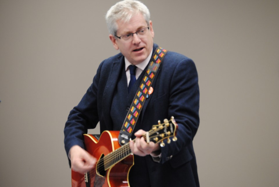 Charlie Angus is the everyman who has been everywhere, man North Bay News