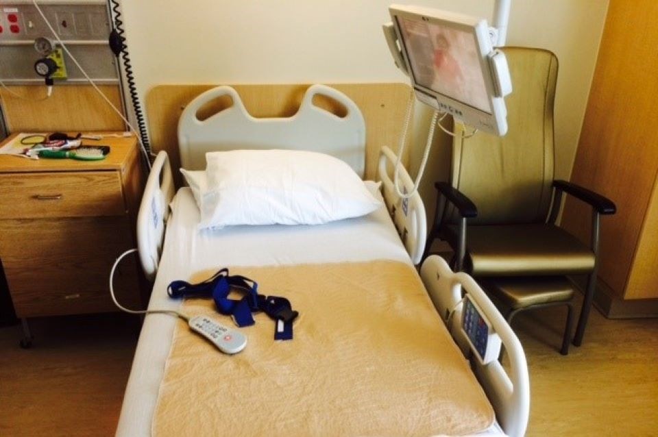 2015-north-bay-hospital-bed-turl