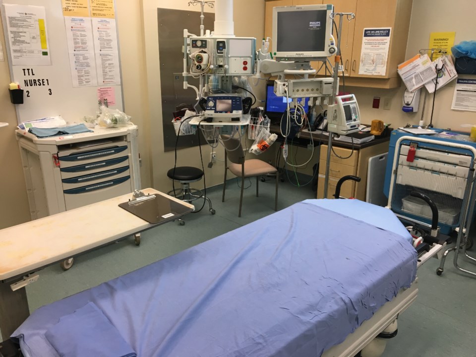 20190403 ER hospital room