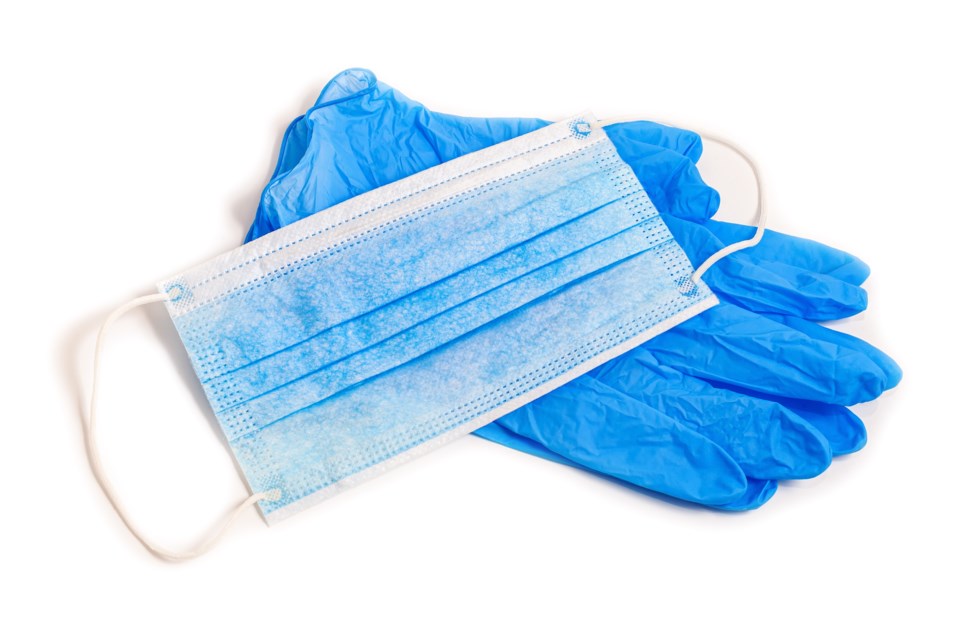 2020 hospital disposable gloves and mask