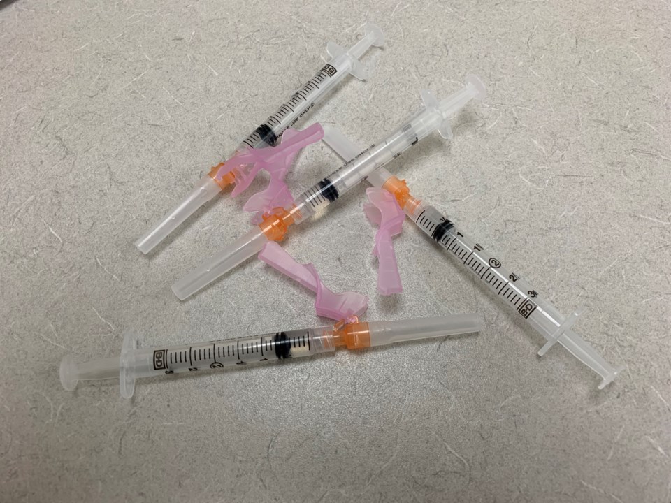 20201010 flu shot needles turl