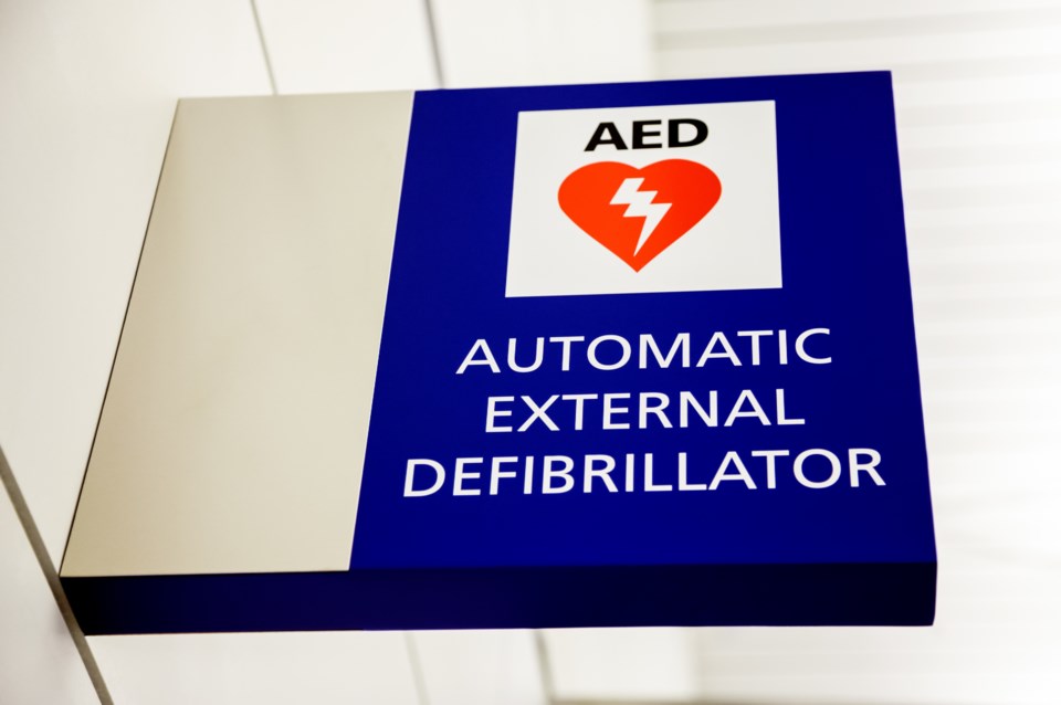 automatic external defibrillator AdobeStock_110966307 2017
