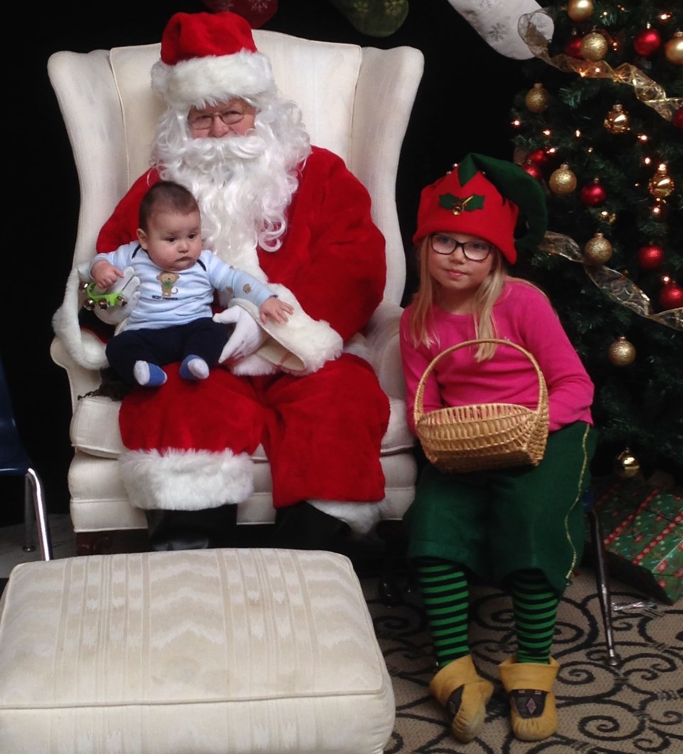 2015 11 30 santa with kids