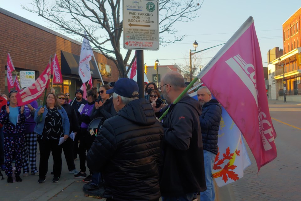 2022-11-01-cupe-rally-education-workers-2-campaigne