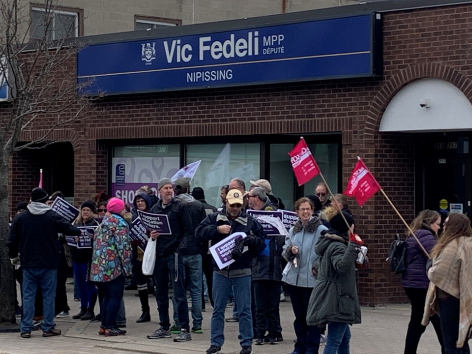 2022-11-12-cupe-protest