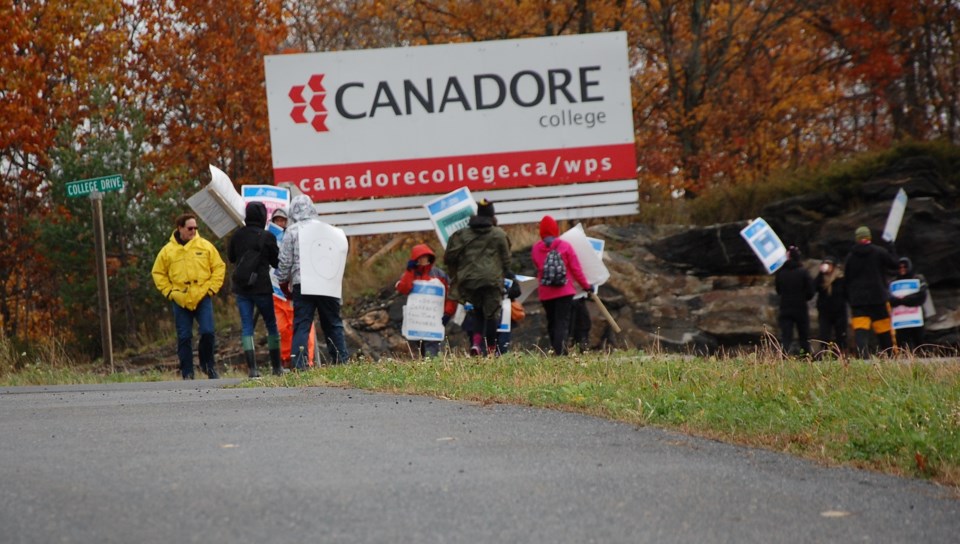 canadore college faculty strike picketers jpg 2017