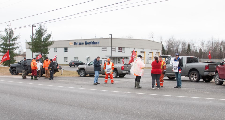 Unifor takes On Northland building
