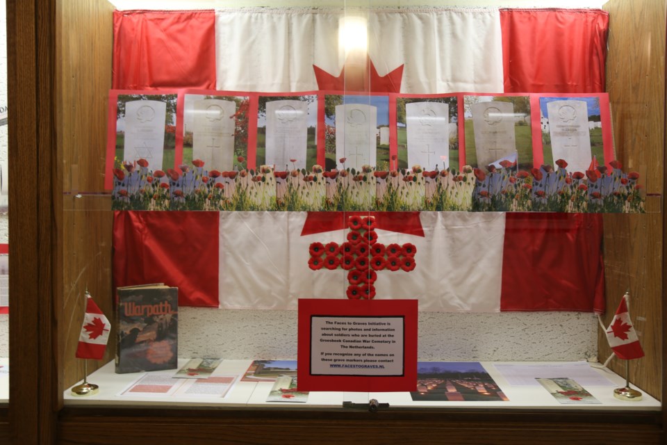 remembrance day display north bay library 2017