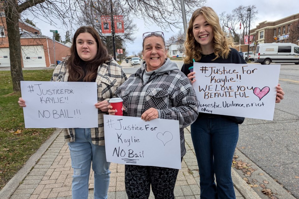 These Kennedy suthe Cobalt teen. From left: Kailey, Carol and Grace.