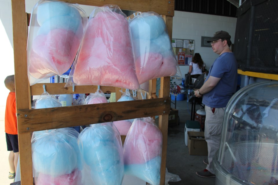 USED 170803 4 Cotton candy at the Magnetawan Farmers Market. Photo by Brenda Turl for BayToday.