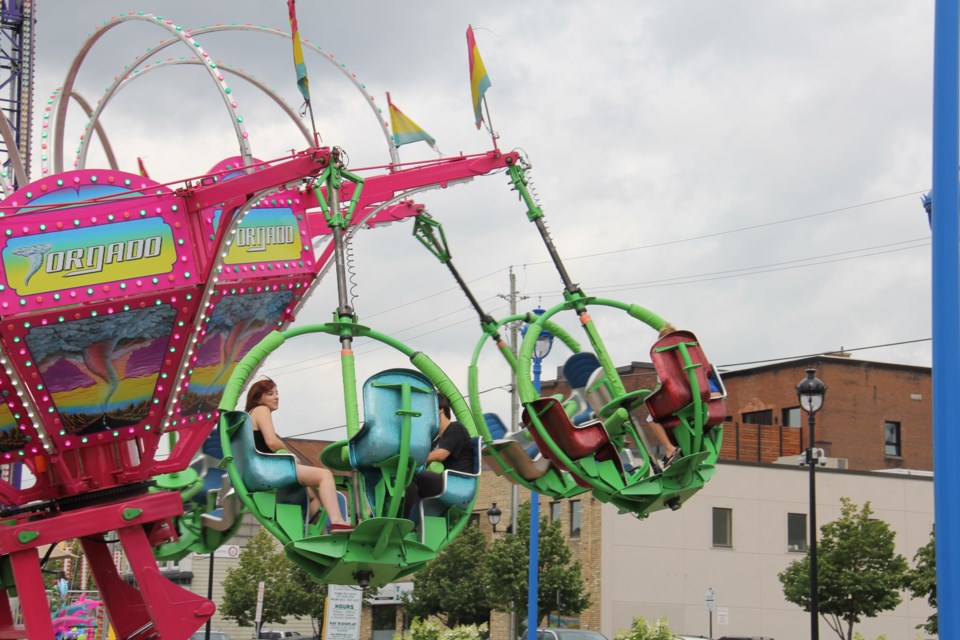 USED 170810 2 A tornado of fun at the midway. Photo by Brenda Turl for BayToday.