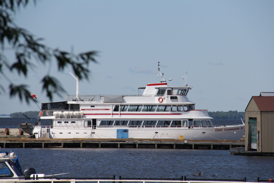 USED 170713 2 Chief Command II at dock, Photo by Brenda Turl for BayToday.