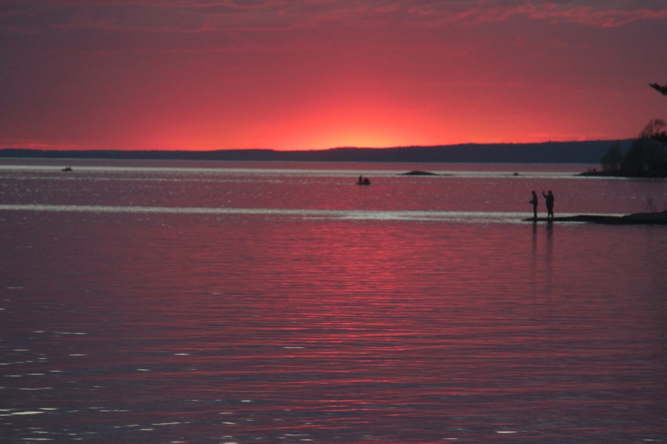 USED 170525 3Fishing and sunset. Photo by Brenda Turl for BayToday.