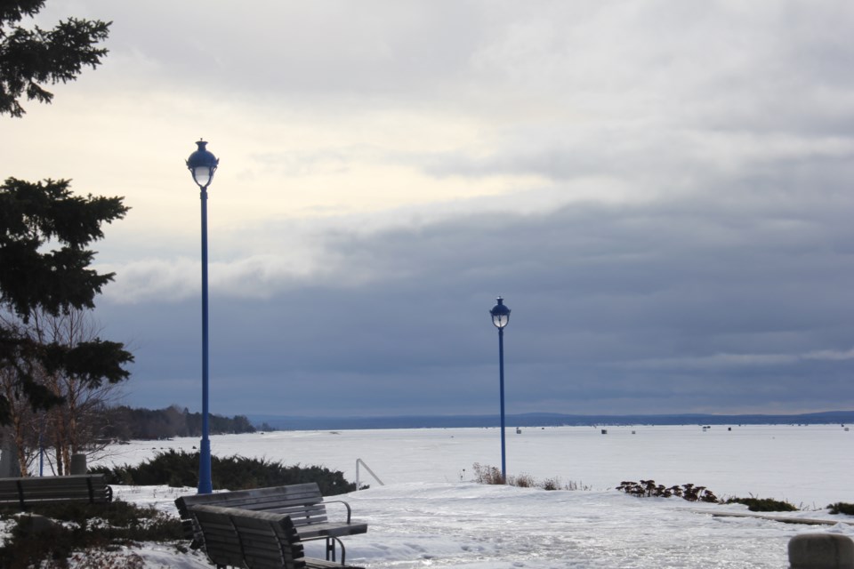 USED 20180315 7 Benches and lights, Lake Nipissing. Photo by Brenda Turl for BayToday.