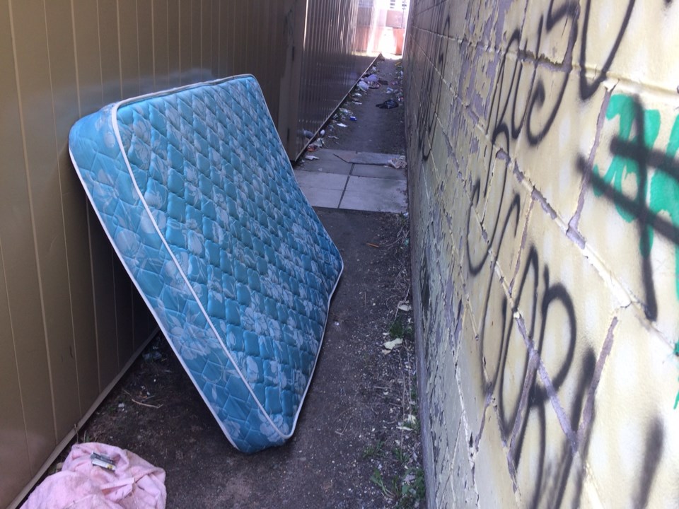 mattress abandoned north bay turl 2017