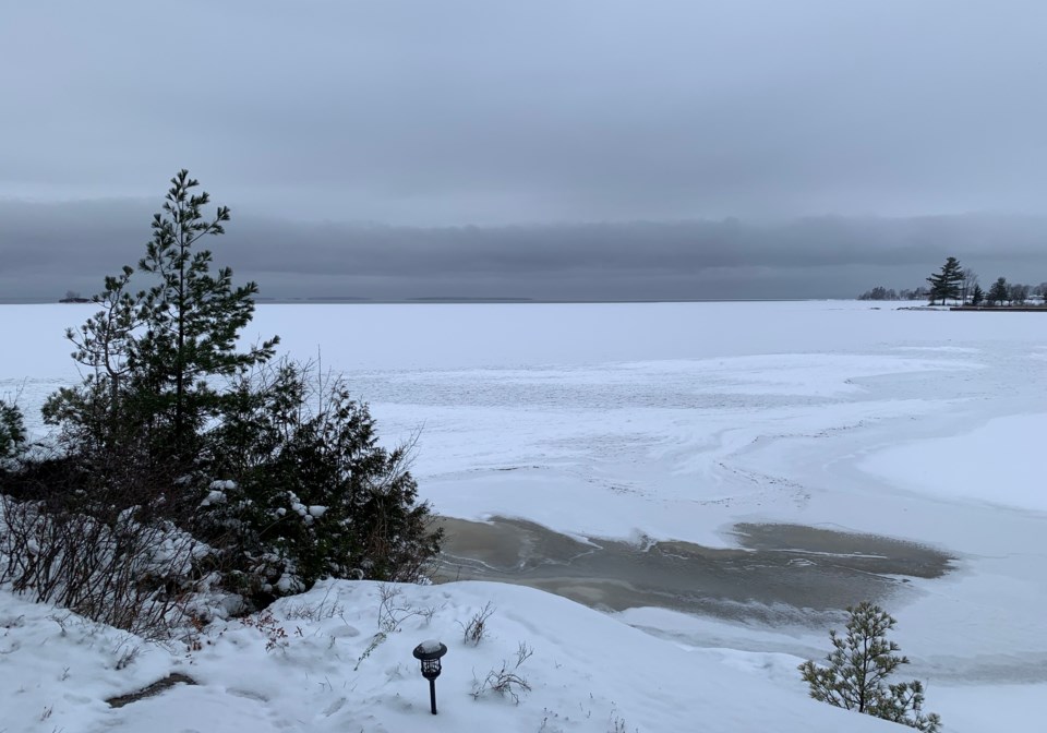 20211129 lake nipissing ice forming turl