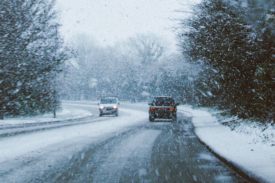 2022-12-27-winter-driving-snow-highway-blizzard-pexels-lisa-fotios-1855221