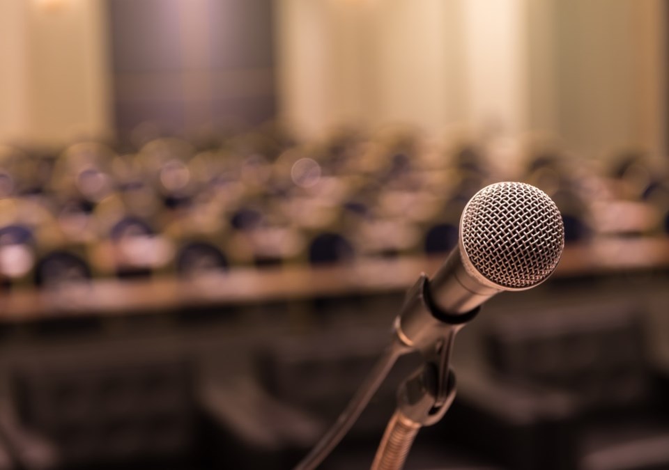 microphone guest speaker shutterstock_348561023 2016