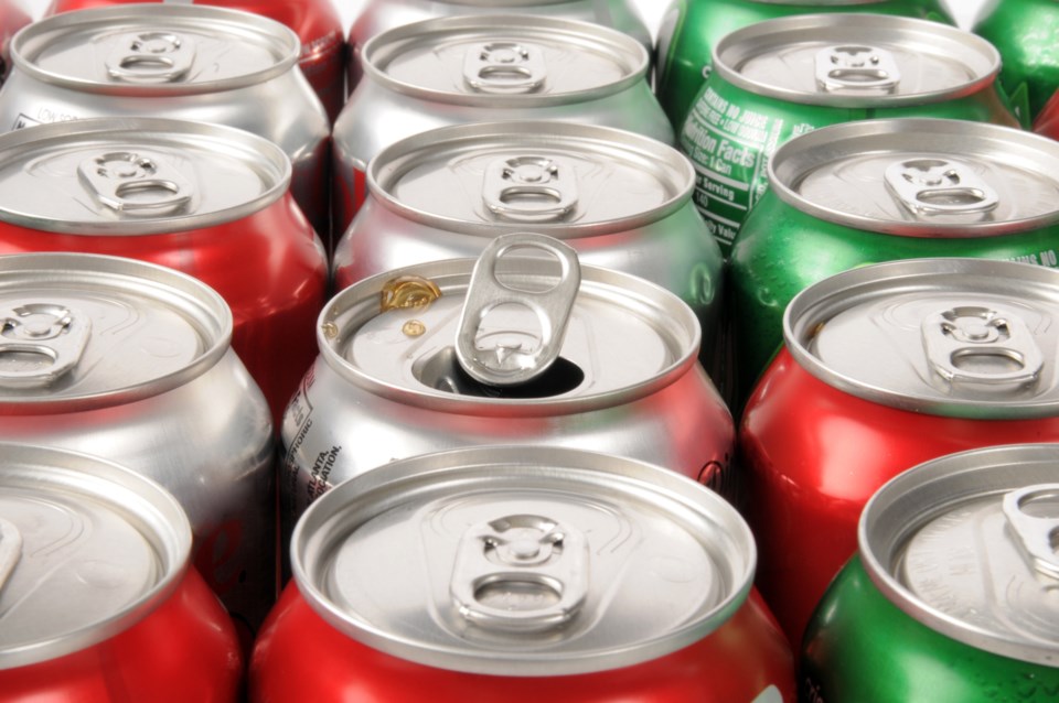 soft drink cans AdobeStock_39699428 2017