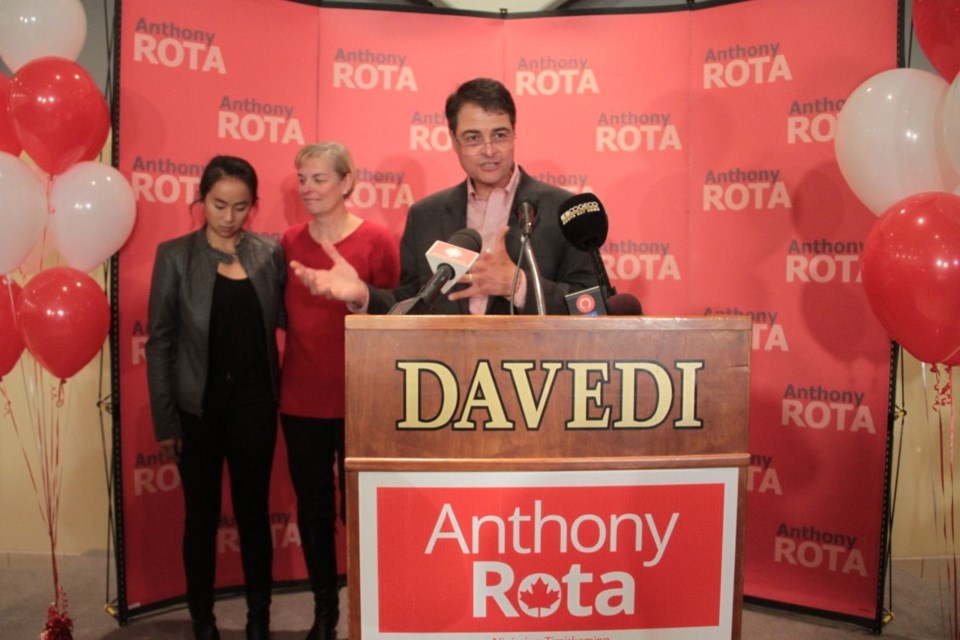 2015 10 20 rota, anthony w wife and daughter at podium cd
