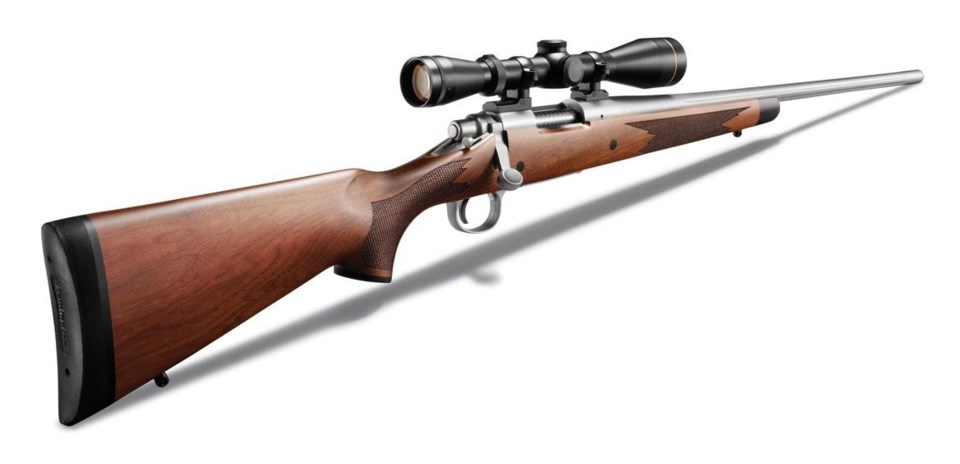 rifle Model 700CDL_SF_84028_Beauty-3