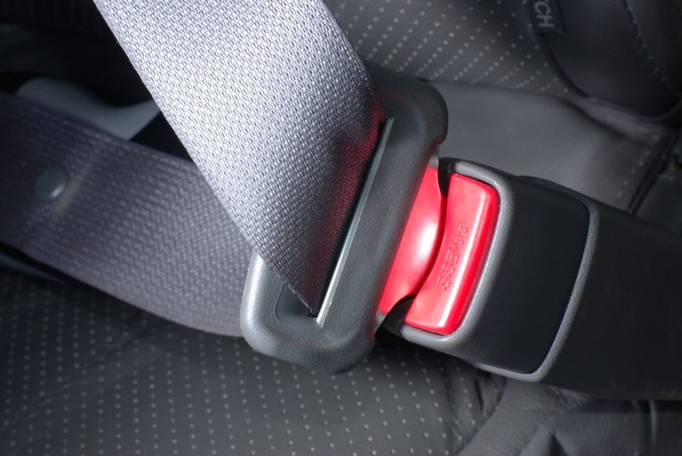 seat belt shutterstock_130277936 2016