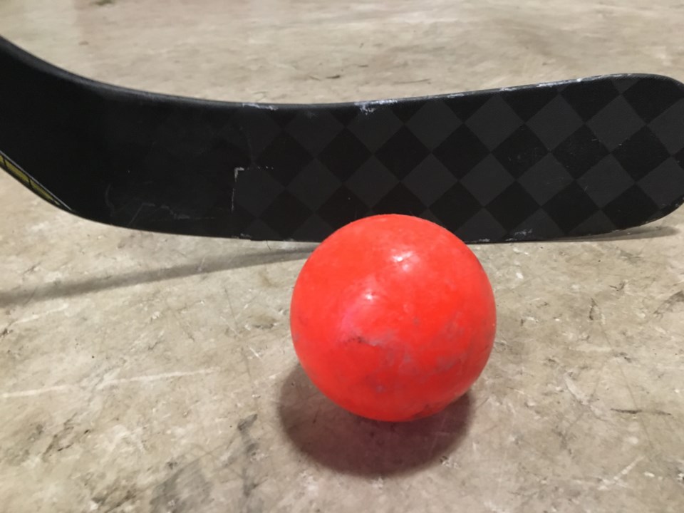 20190717 ball hockey stickhandle