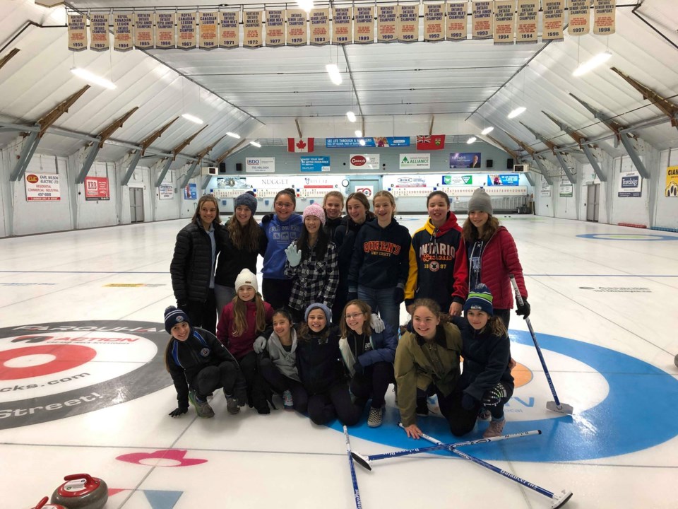20191113 curling girls hockey team