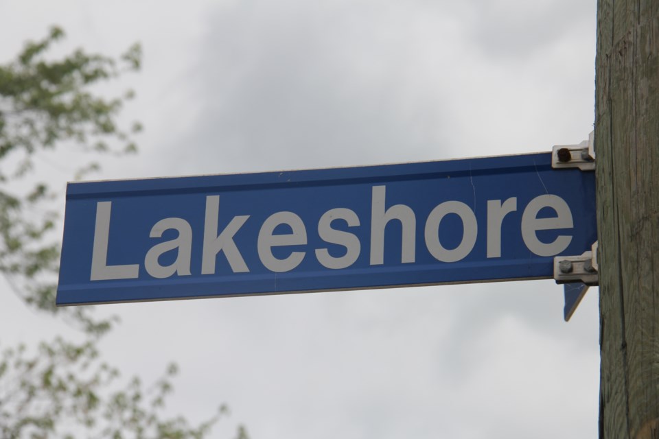 20181201 lakeshore drive sign turl