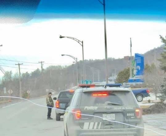 20200328 quebec border cops 