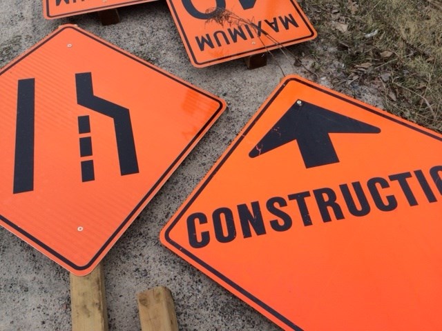 2021 road construction signs single lane turl