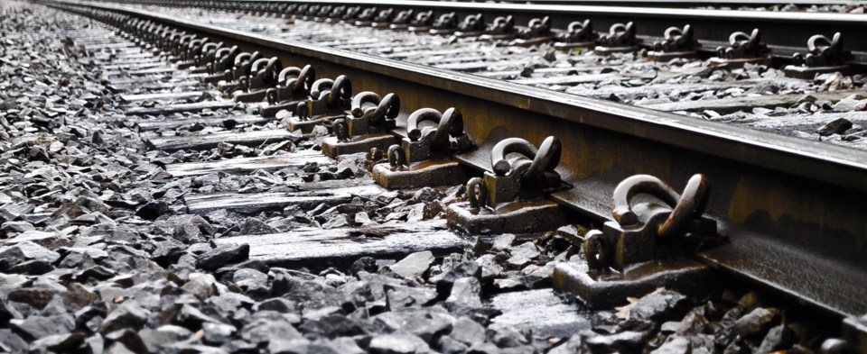 train railroad-tracks 2015