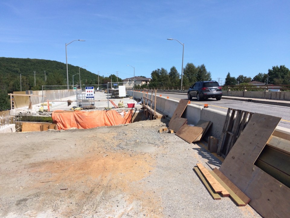 trout lake road rail overpass construction turl 2017