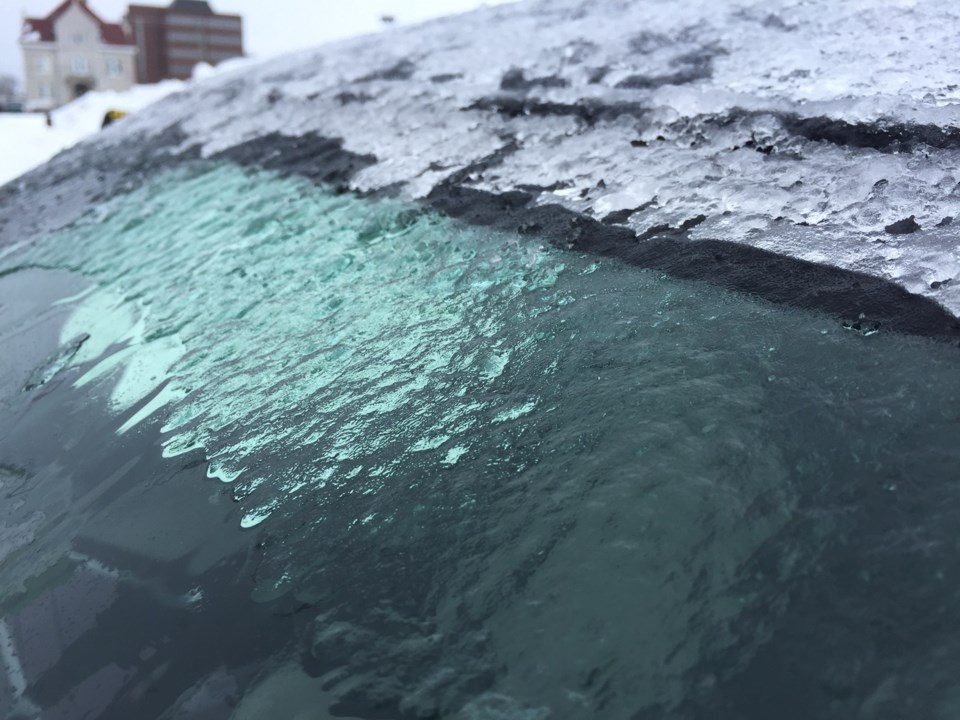 20180221 freezing rain on car windshield turl